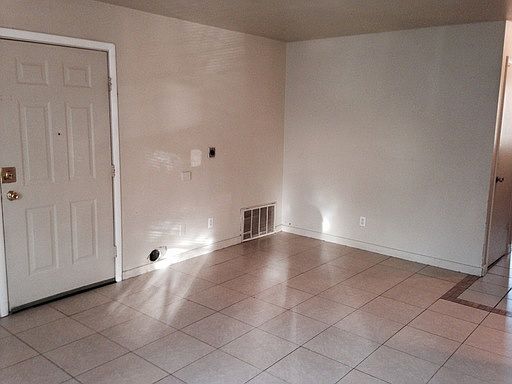 4th image of 2531 S Parkcrest Dr APT 4