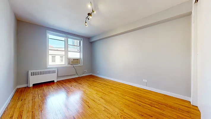 Rented by Bond New York | media 14