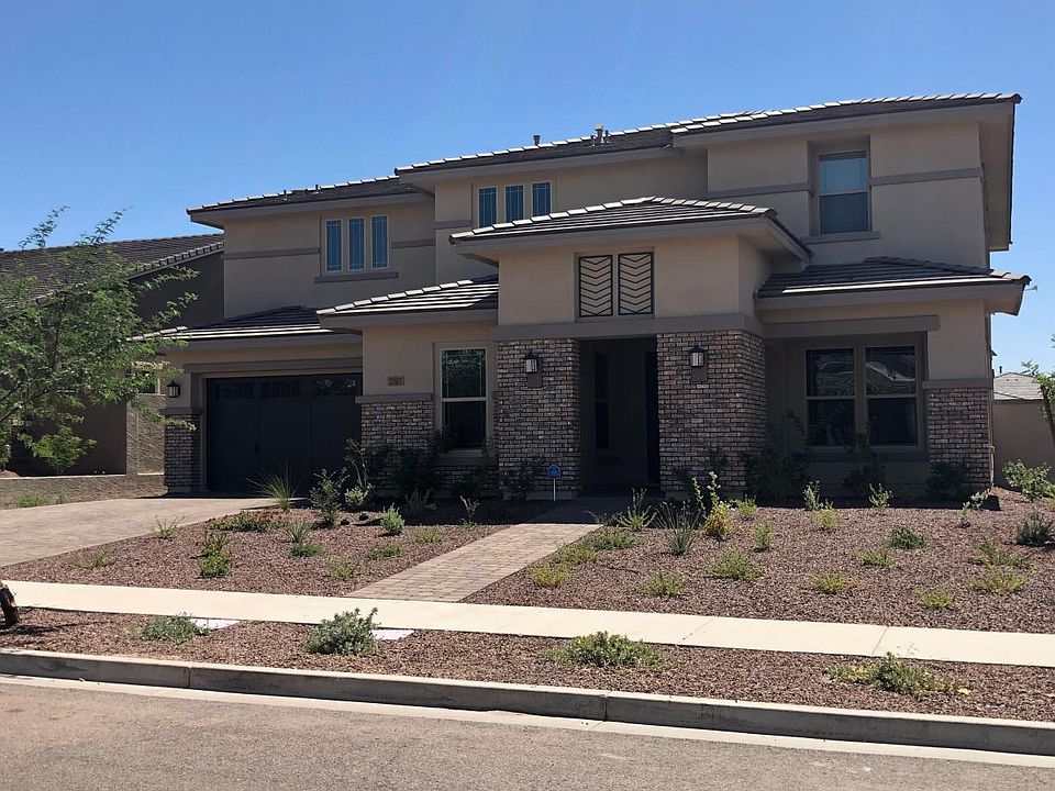 1st image of 2587 N Beverly Pl