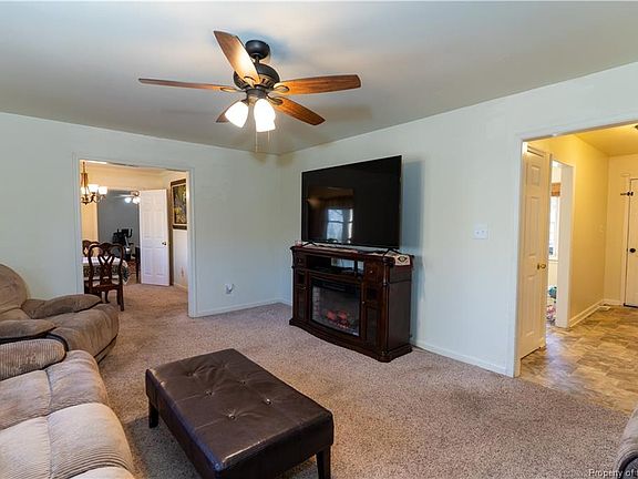3rd image of 122 Wilderness Ln