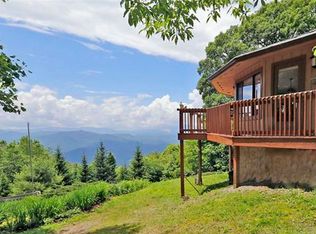 2050 Hyacinth Dr, Clyde, NC 28721