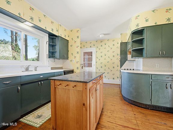 15th image of 1108 Summit Avenue