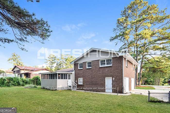 2nd image of 6339 Pine View Ter