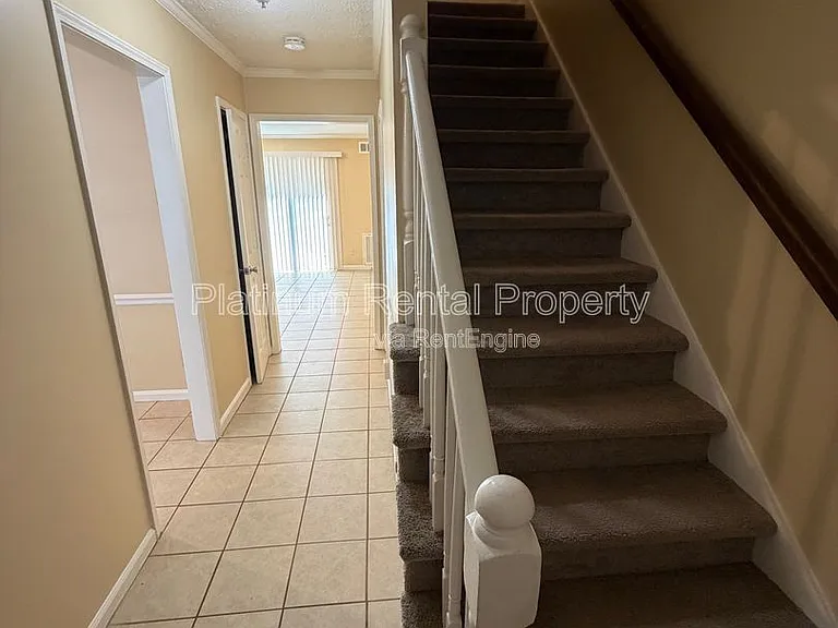 1955 Patterson Ct — Photo 4