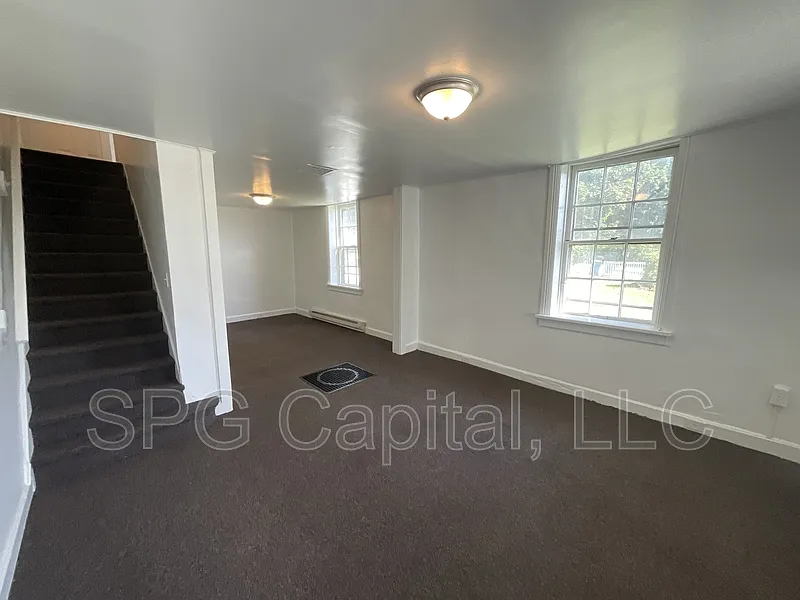2 bed, 1.0 bath, 770 sqft, $1,050 — Photo 4