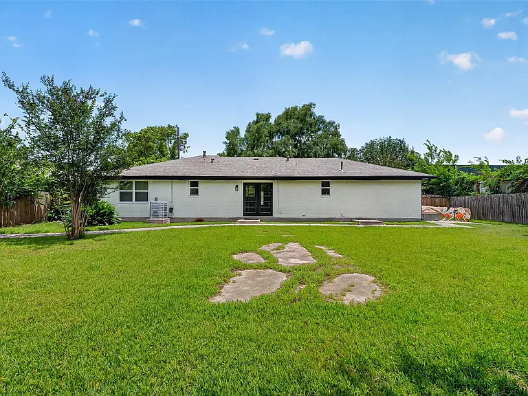 1206 Riggs Rd — Photo 45