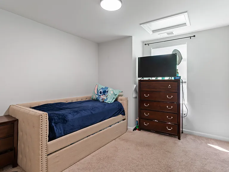 90 Mannie Ct — Photo 12