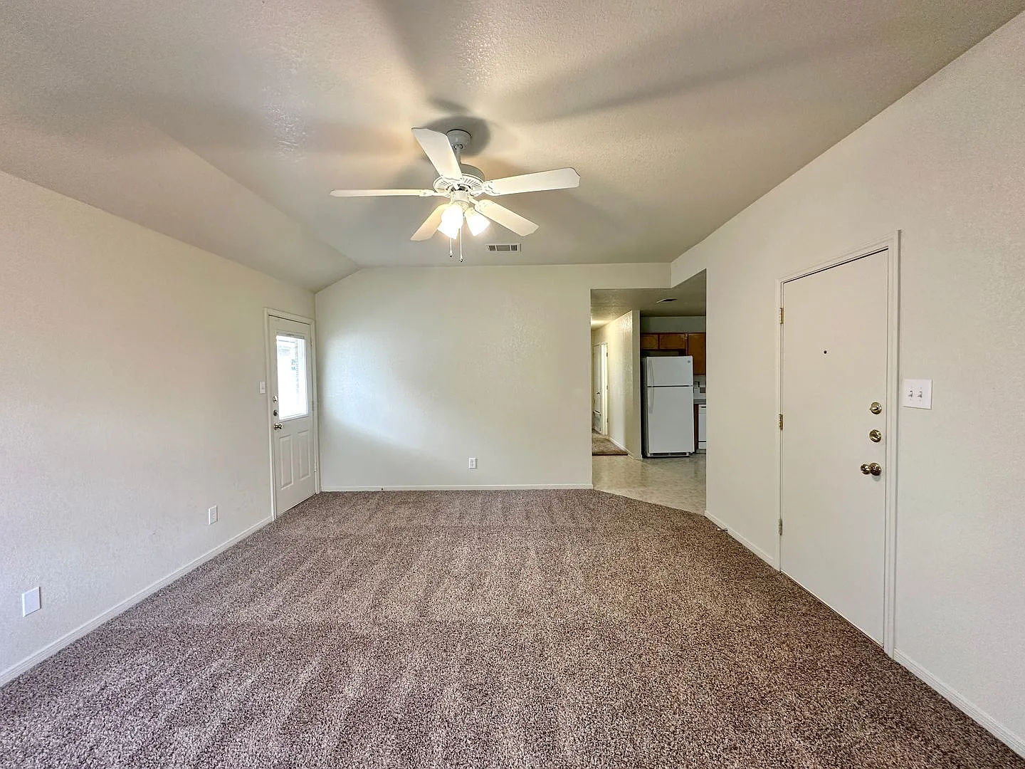 1712 Aztec — Photo 3