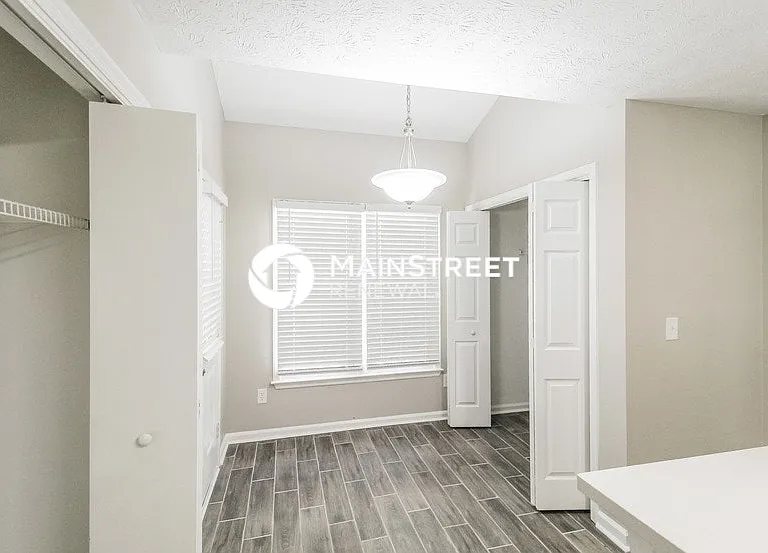 754 Woodstone Rd — Photo 7