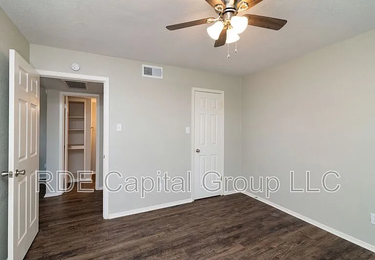 8045 W Elizabeth Ln #223 — Photo 14