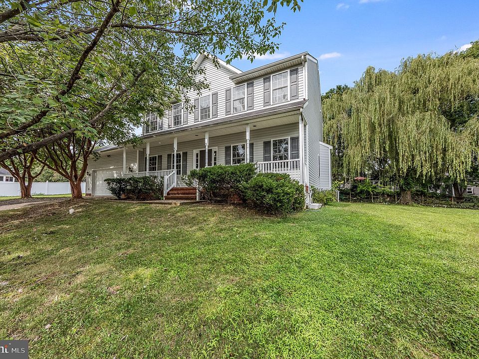 1st image of 34 Ashcroft Dr