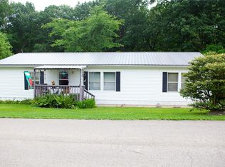 228 Sunny Hill Dr, Valencia, PA 16059