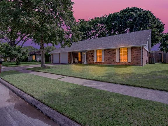 4th image of 1923 Lazy Creek Ln