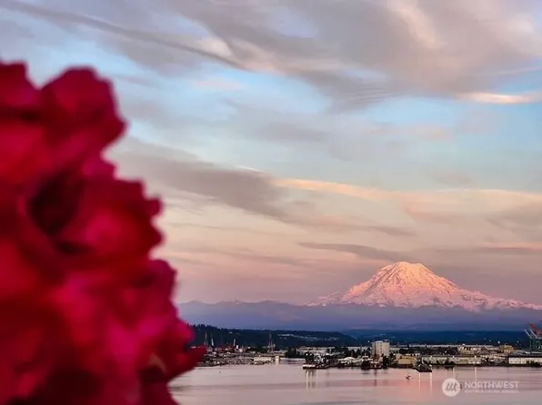 6402 E Side Drive NE #2, Tacoma, WA 98422