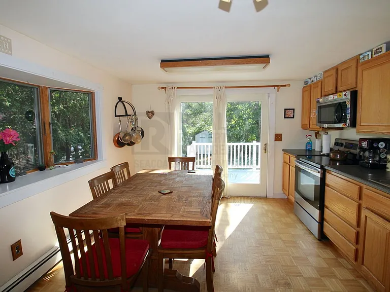 163 Winnacunnet Rd — Photo 7