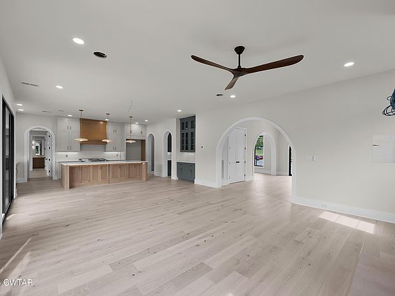 4th image of 80 Swanbourne Cv