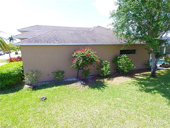 2nd image of 410 NE 19th Pl