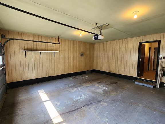 5th image of 7214 Munsee Ln