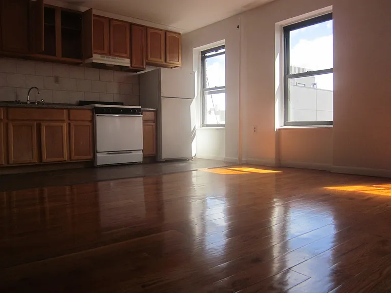 31 Beech St #1 — Photo 1