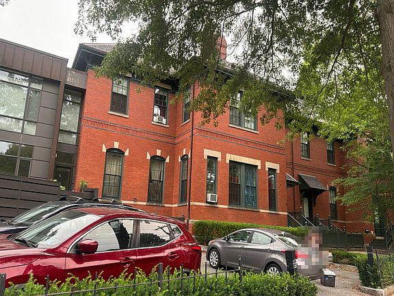 3rd image of 11 Waverley St #4