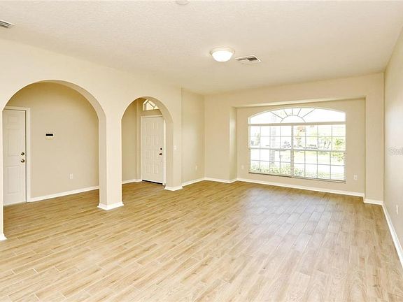 3rd image of 1756 Hawthorne Ct