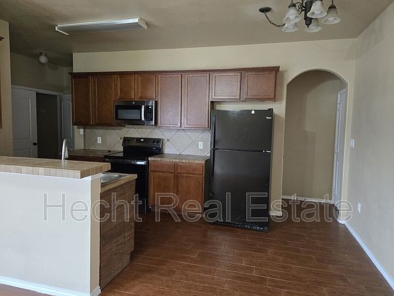 5th image of 1207 Brown Rock Dr #1