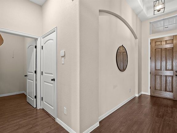 4th image of 556 Vista Gardens Dr