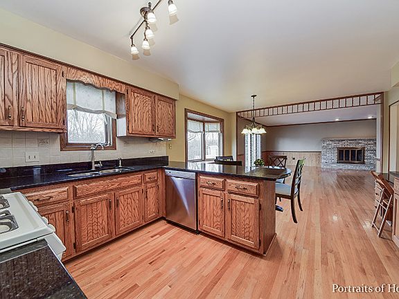 5th image of 15530 Plum Tree Dr