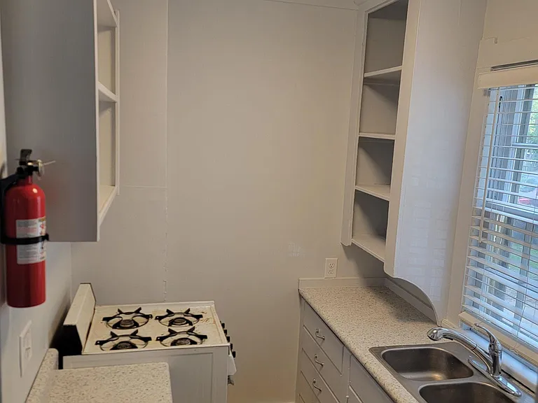 1734 Grove St #1 — Photo 7