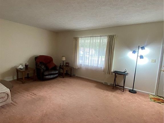 3rd image of 5115 Chestnut Hill Dr