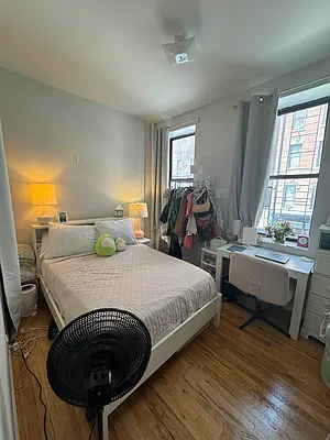 Rented by KNOCKKNOCK LLC | media 12