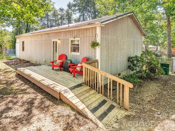 120 Eastwood Ave, Swannanoa, NC 28778