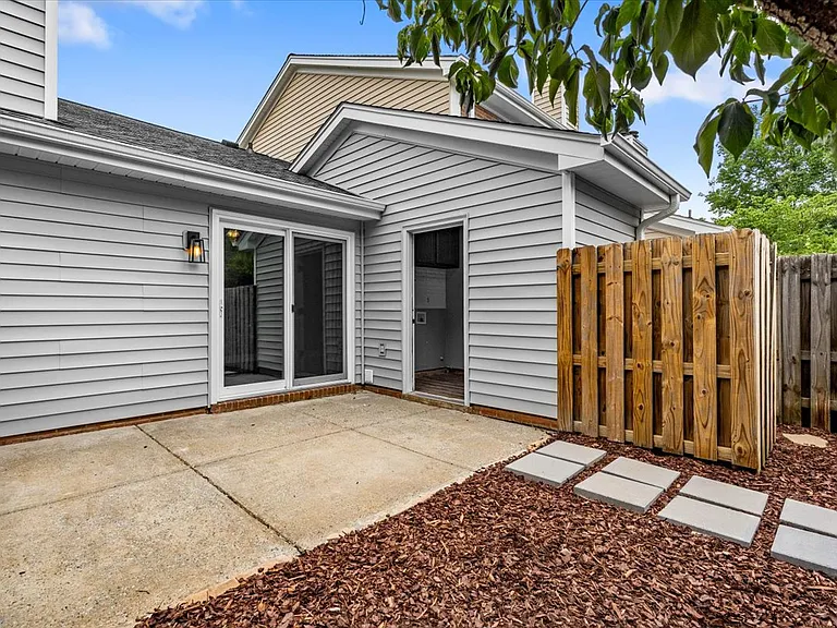 2653 Cottage Pl — Photo 12