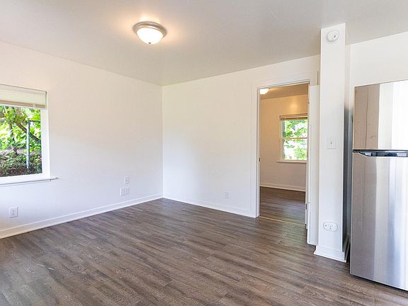 3rd image of 2416 15th St APT 3