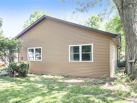 5th image of 62513 Old Cres #17
