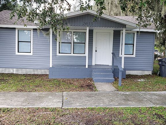 4th image of 2033 W Parker St