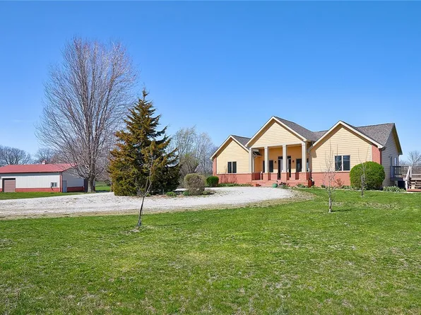 32869 Hideaway Ln, Adel, IA 50003