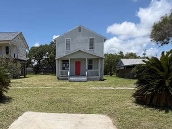 138 S Houston St, Aransas Pass, TX 78336