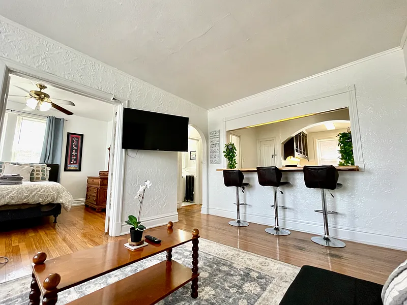 2 bed, 1.0 bath, 850 sqft, $1,500 — Photo 3