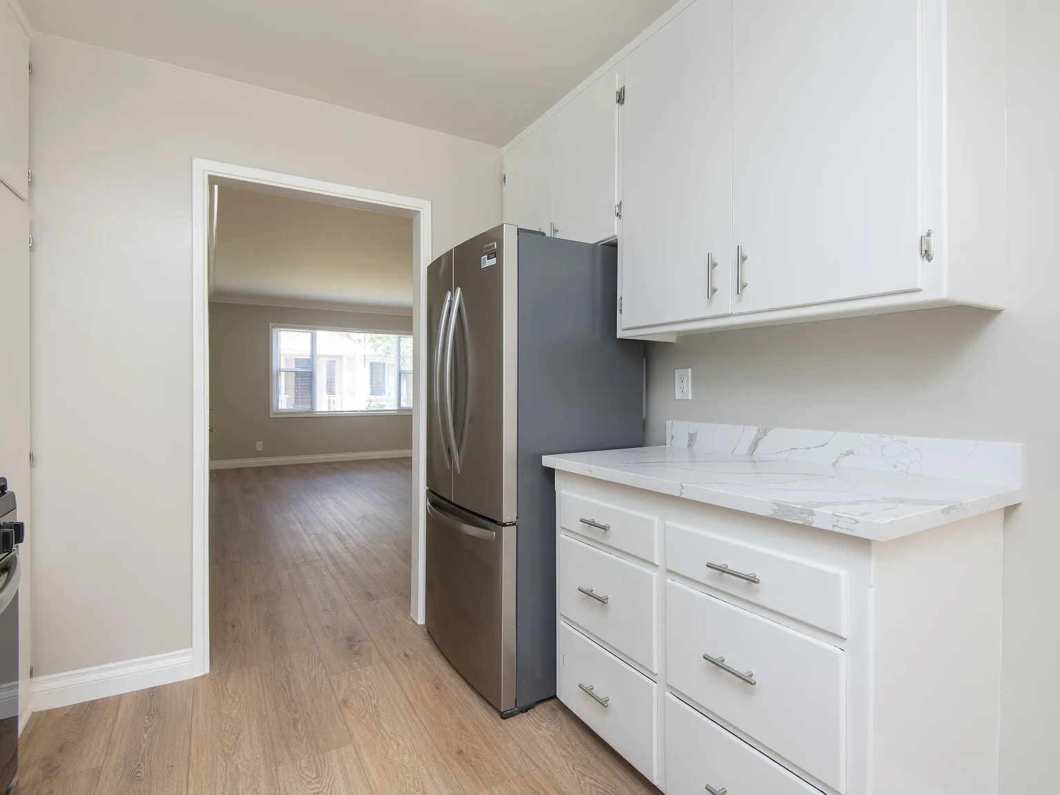 2 bed, 880 sqft, $2,850 — Photo 4