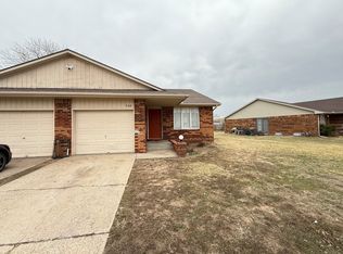 360 N Country Acres Ave, Wichita, KS 67212