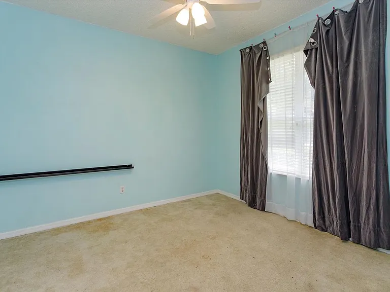5537 Burlwood Dr — Photo 15