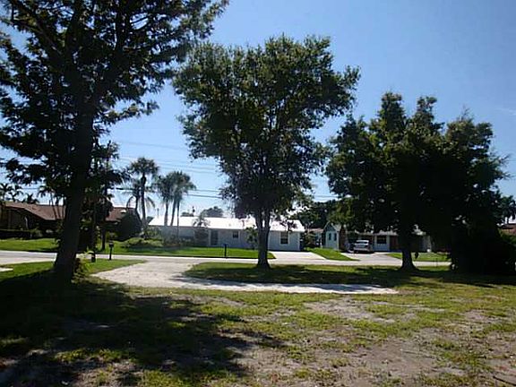 4th image of 1445 SW Egret Way