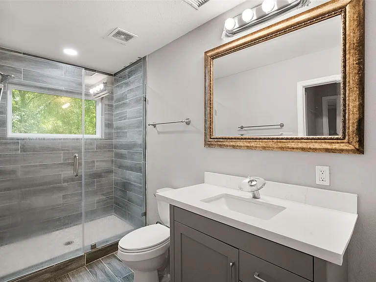 54 Sawmill Grove Ln — Photo 10