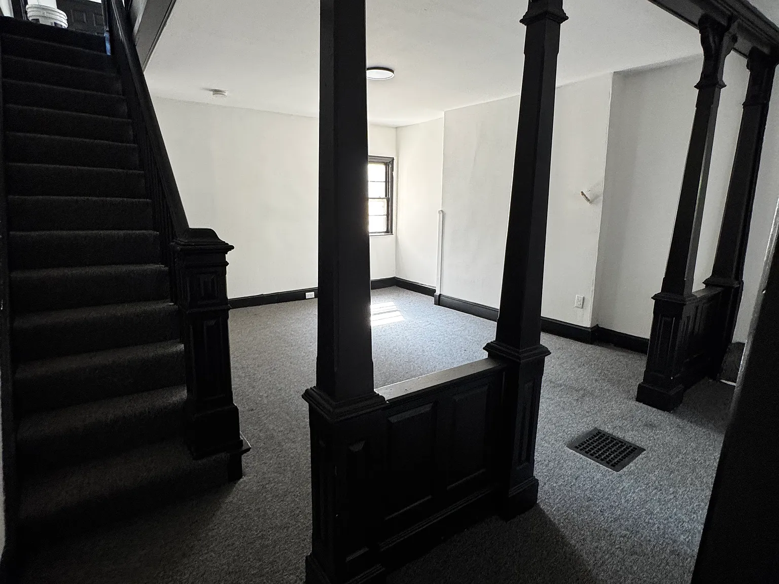 4 bed, 1306 sqft, $2,200 — Photo 2