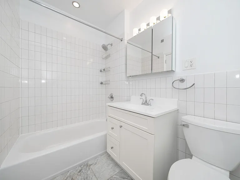 35 Fort Washington Ave #3F — Photo 11