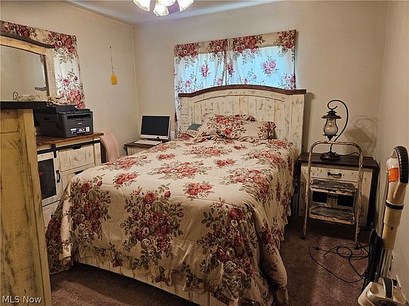 5th image of 1555 Hay Ave