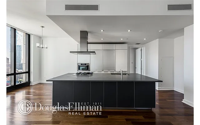 Rented by Douglas Elliman | media 14
