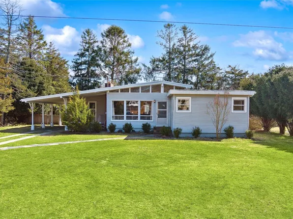 48 Driftwood Lane, East Moriches, NY 11940