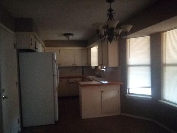 2nd image of 623 E 135th Pl S